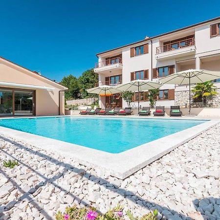 E&T Apartments With A Beautiful Pool Rabac Kültér fotó