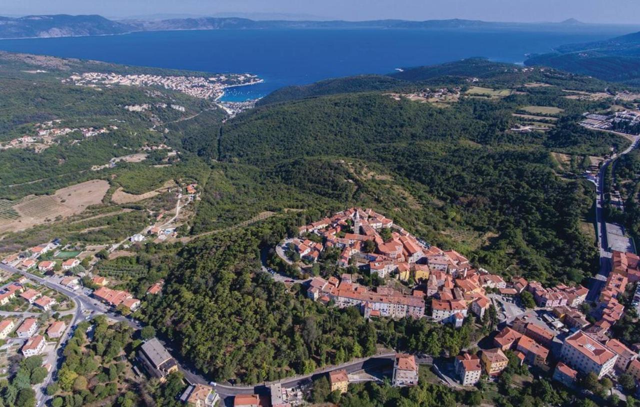 E&T Apartments With A Beautiful Pool Rabac Kültér fotó