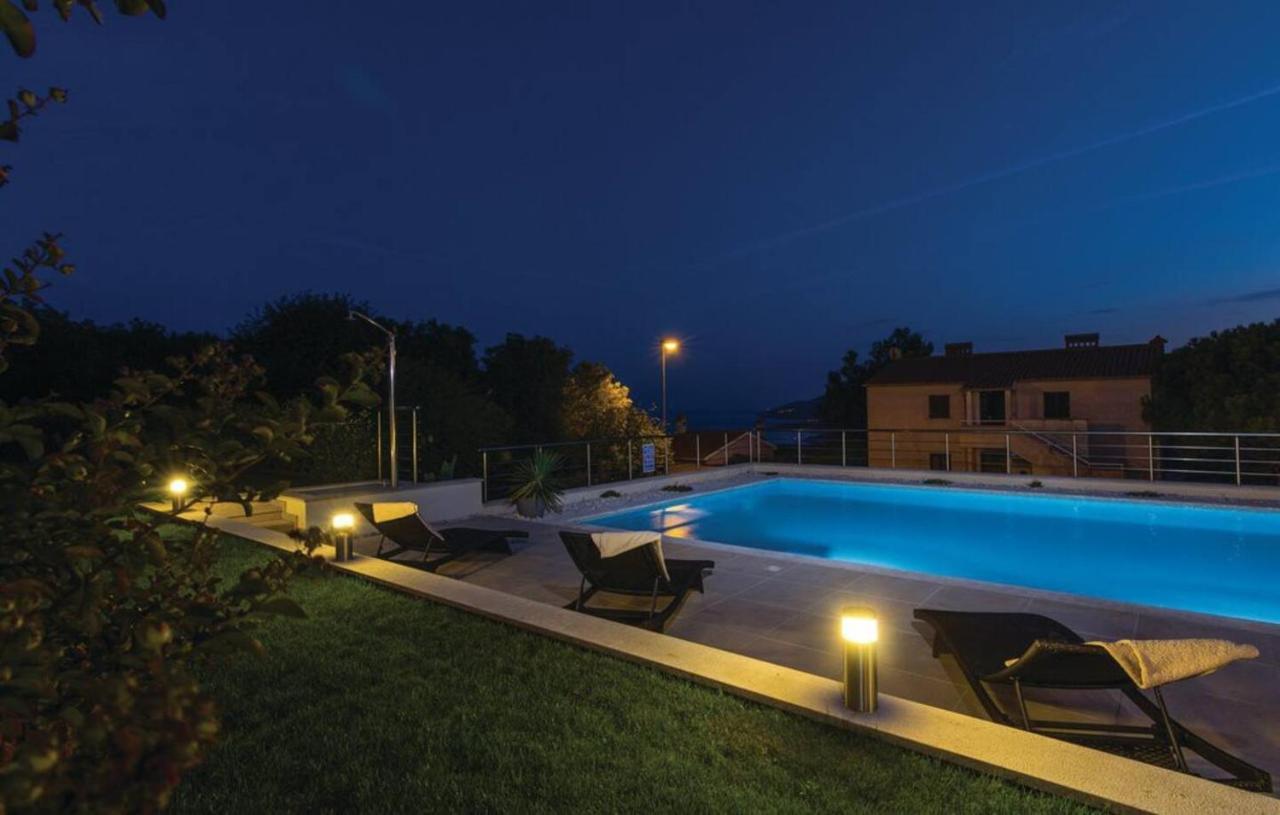 E&T Apartments With A Beautiful Pool Rabac Kültér fotó