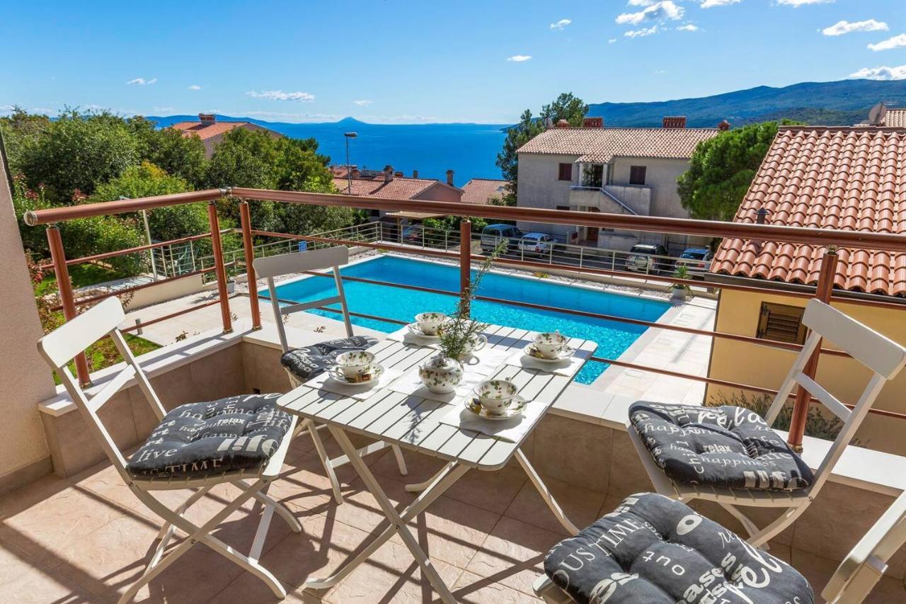 E&T Apartments With A Beautiful Pool Rabac Kültér fotó